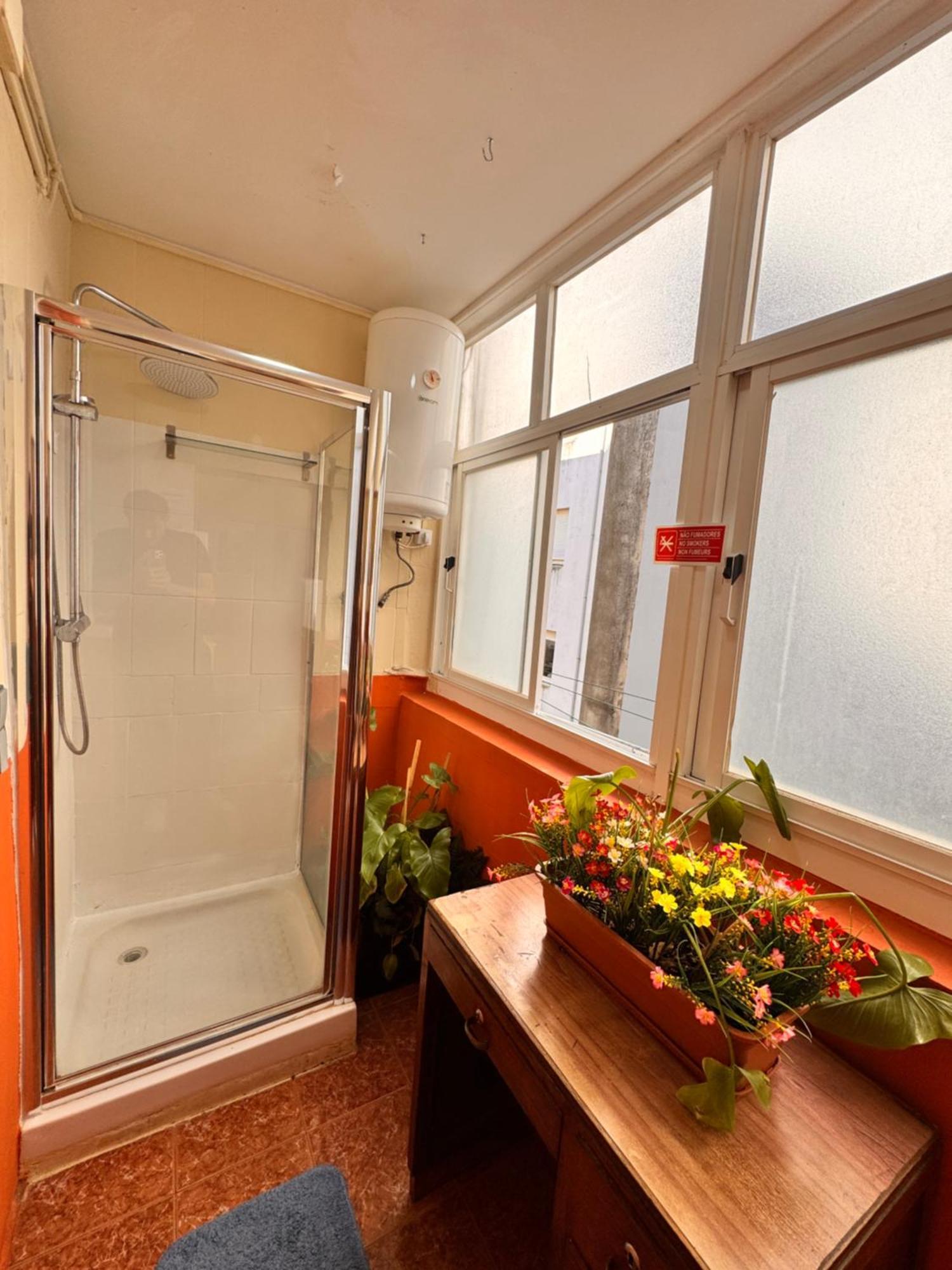 Samba Guesthouse Porto Bagian luar foto