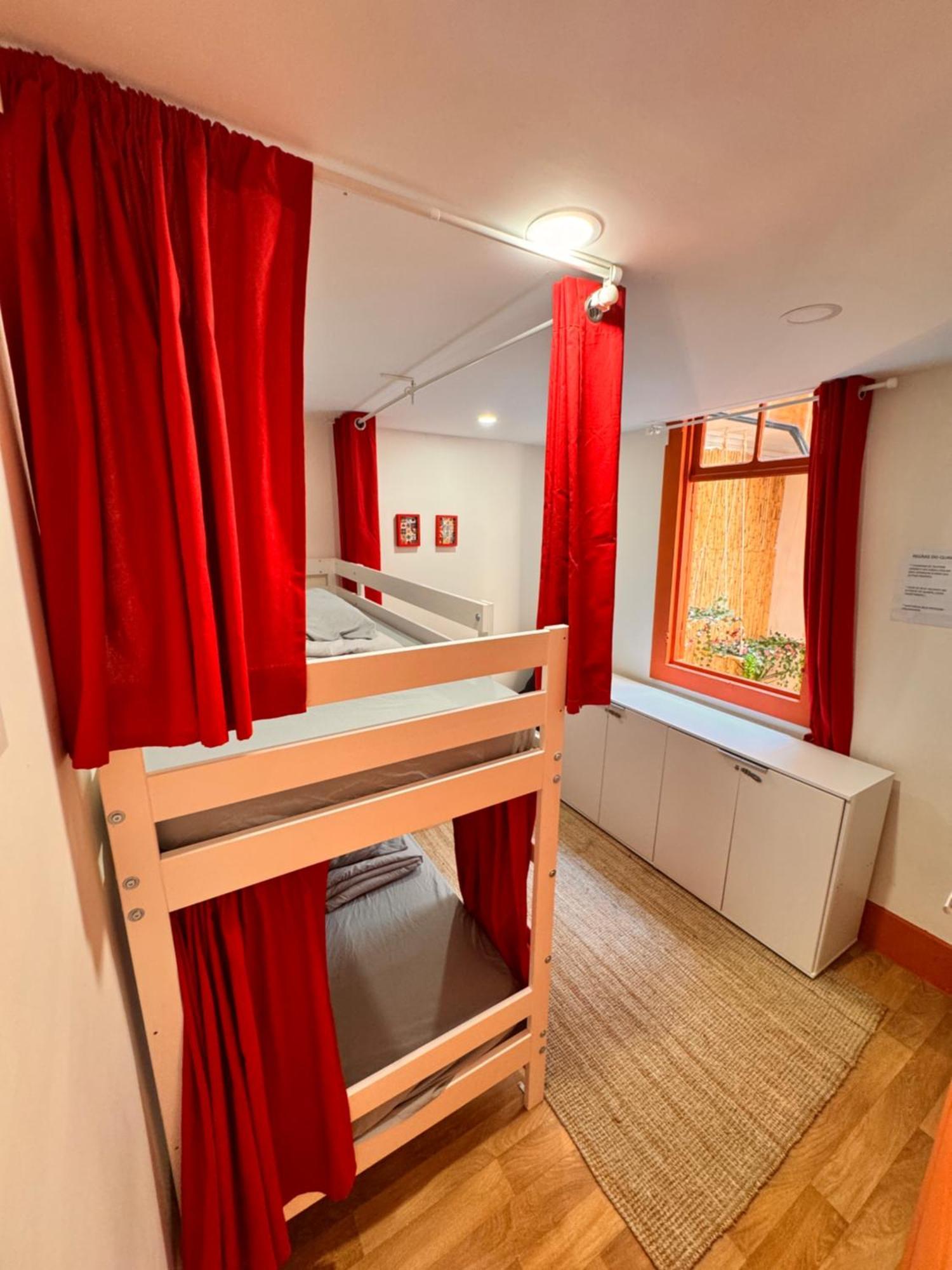 Samba Guesthouse Porto Bagian luar foto